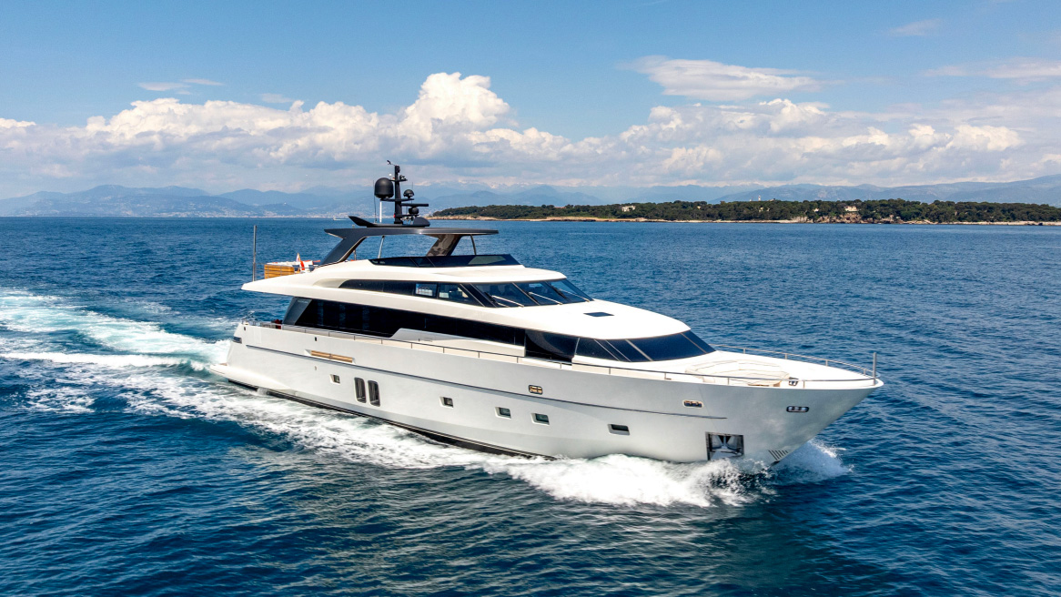 New CA on 29m Sanlorenzo motor yacht Calm
